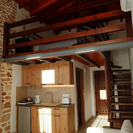 Lejlighedshotel Annousa's House & 4*