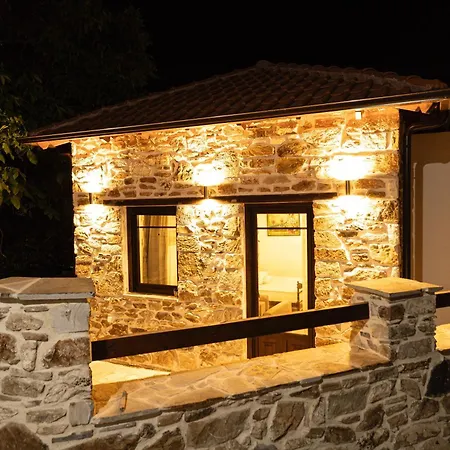 Annousa's House & 4* Kallirakhi