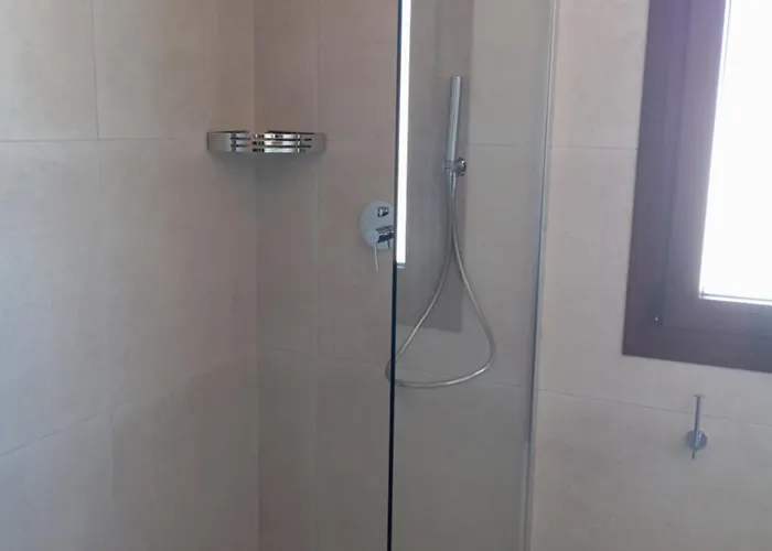 Annousa's House & מלון דירות 4*