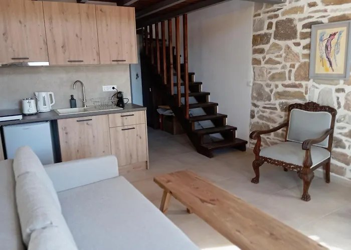 מלון דירות Annousa's House &