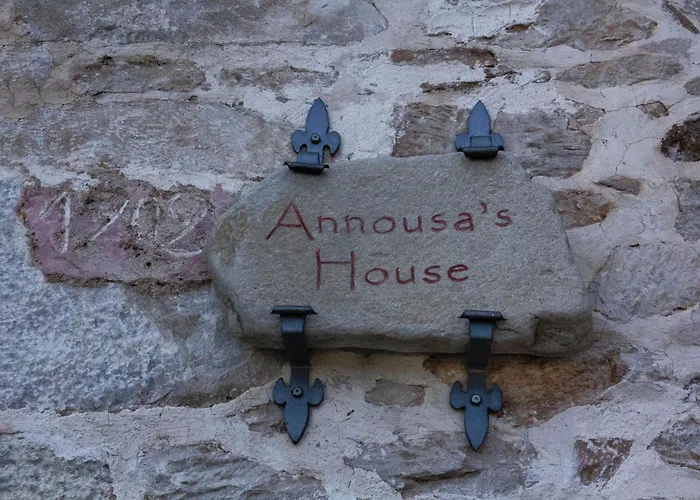 מלון דירות Annousa's House &