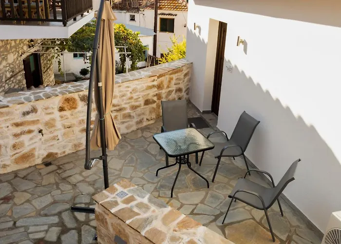 Annousa's House & מלון דירות 4*