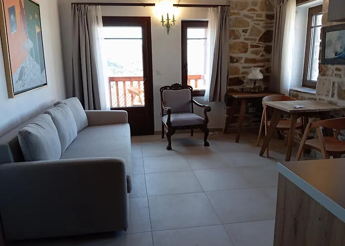 Annousa's House & מלון דירות 4*