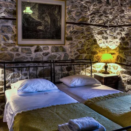 Apart Otel Annousa's House & 4*