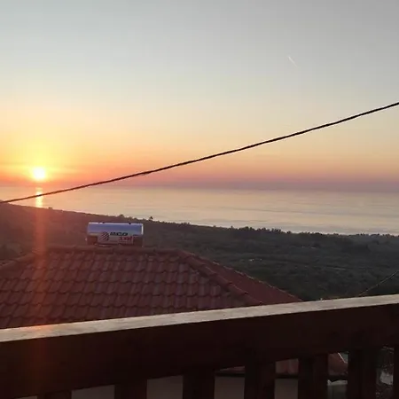 Aparthotel Annousa's House & 4*