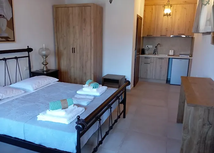 Apartmanhotel Annousa's House & Kaliráhi